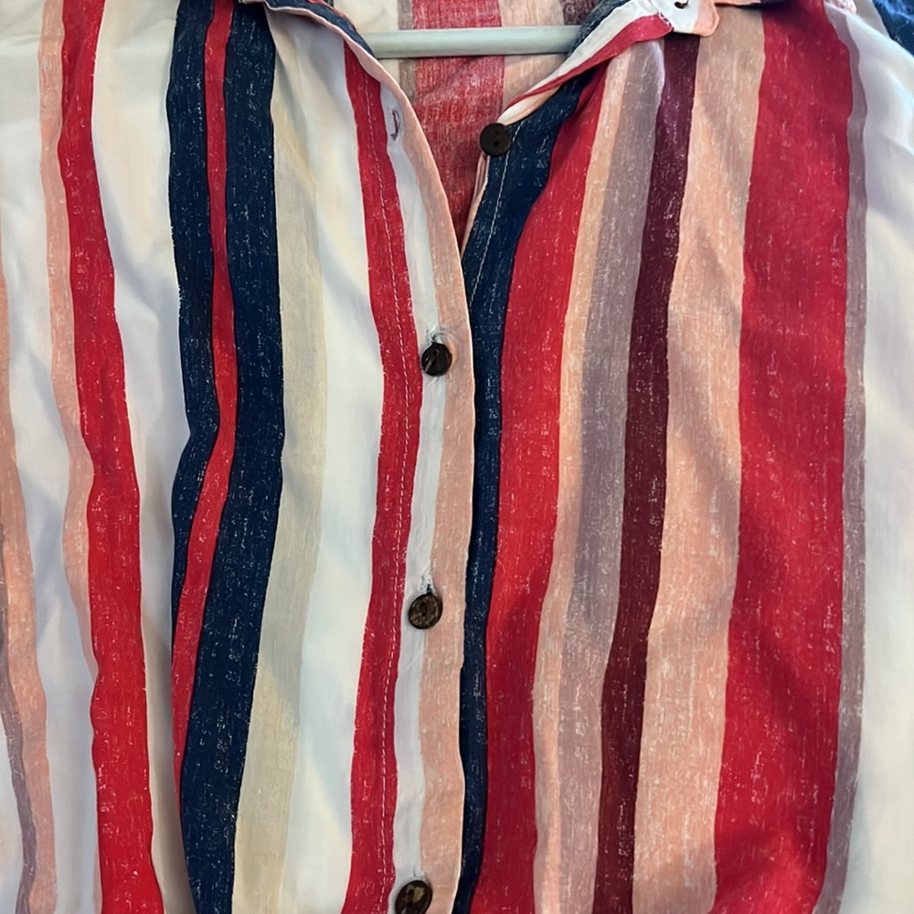 Button up tee - Picture 2 of 2